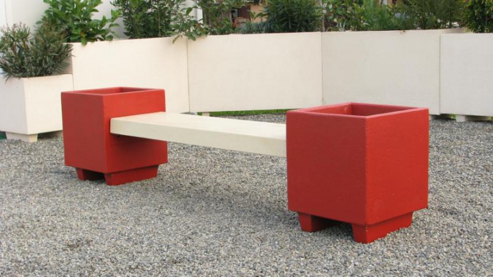 Banquette Anémone avec jardinières peintes et lame blanche